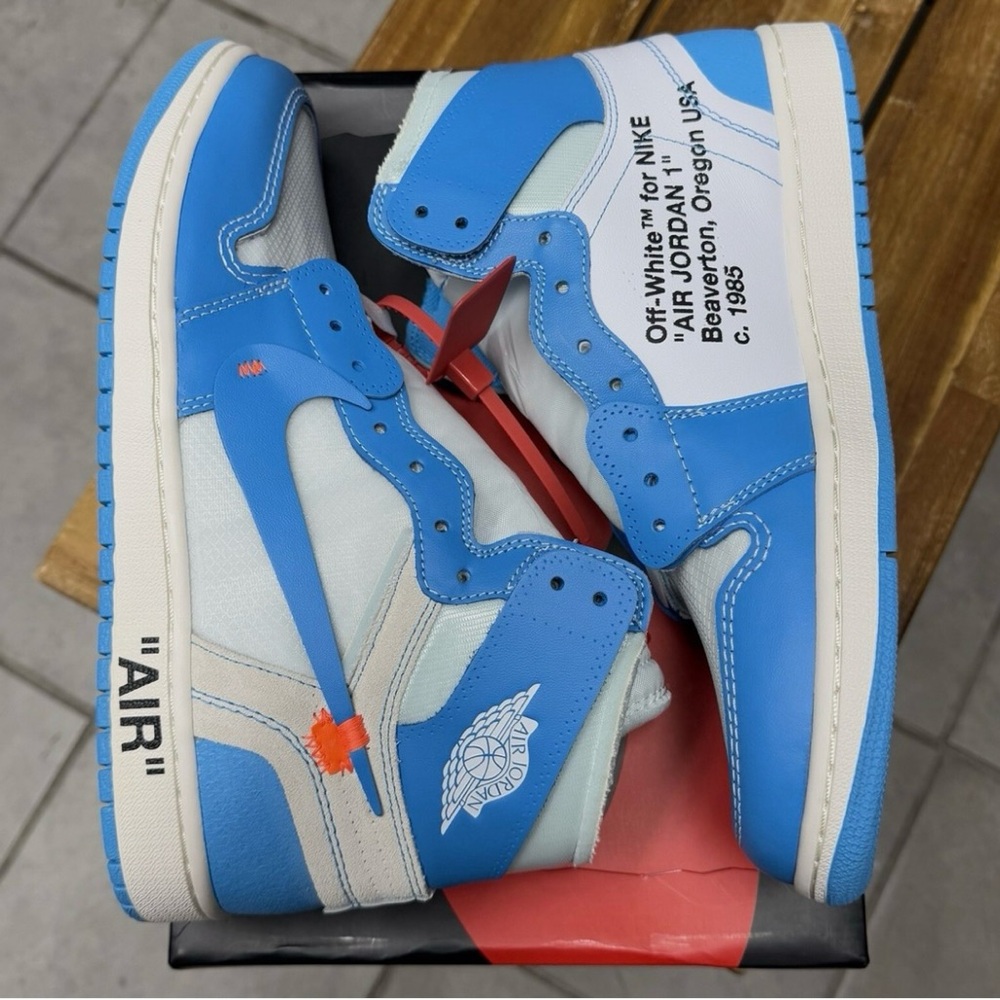 Off-White x Air Jordan 1 Retro High OG ‘UNC’
